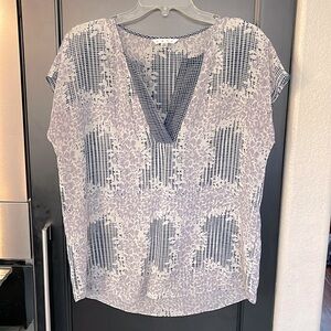 🌹🌹🌹Cabi Sheer Blouse Size M